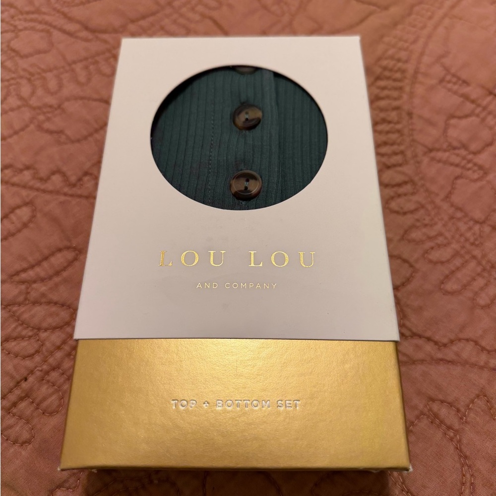 Lou Lou & Company Top & bottom set